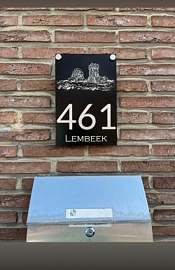 Huisnummer in aluminium